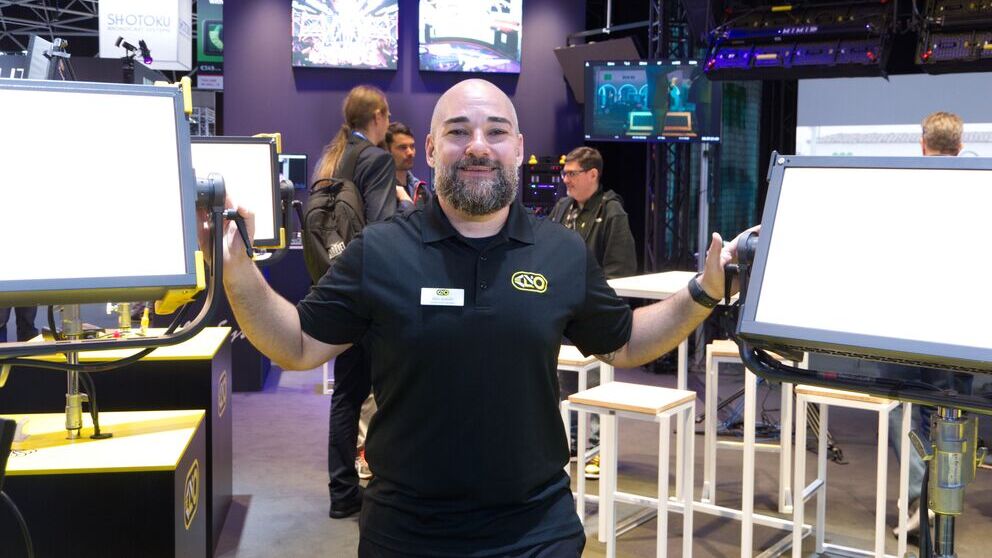 Light excitement: Ipakchi with Kino Flo’s Ikon (left) and Diva Lux